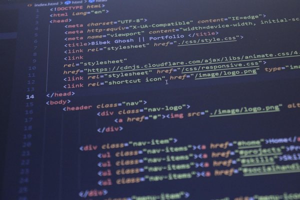 Maximiser votre stratégie cross-canal grâce à l'intégration intelligente des médias sociaux